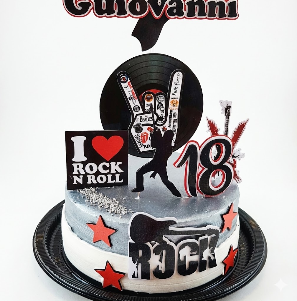 Bolo 4 - serve 20 Pessoas - 1,5kg